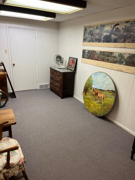 More Photos Of 735 Park Dr, Alton Office For Sale