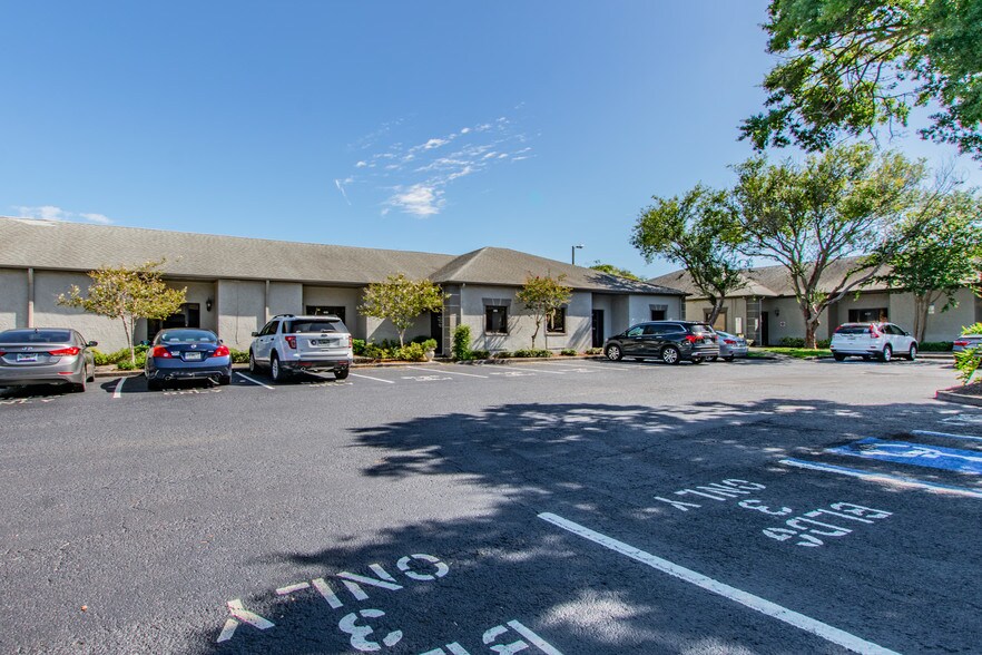 More Photos Of 13555 Automobile Blvd, Clearwater Medical For Lease