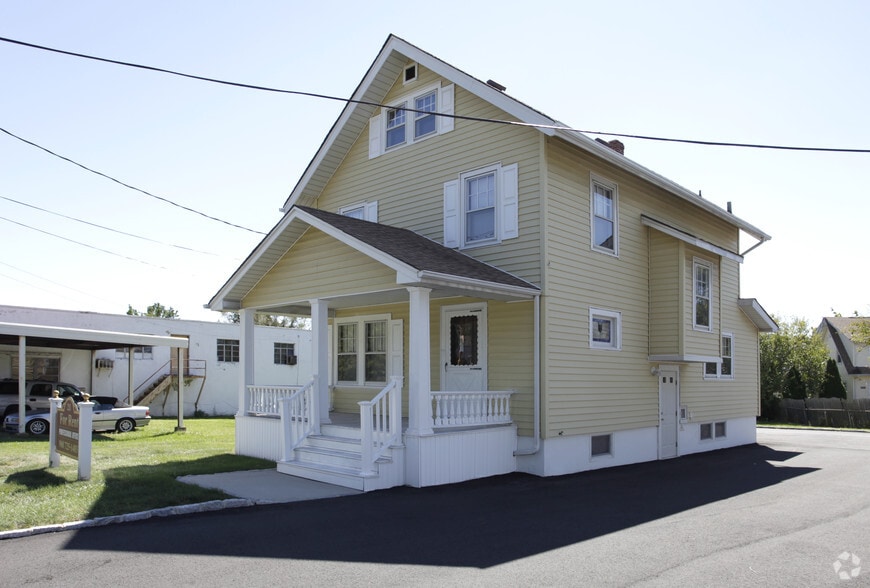 Primary Photo Of 211 W End Ave, Raritan Coworking Space