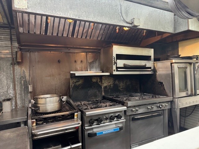 More Photos Of 1834 Shelburne Rd, South Burlington General Retail For Sale