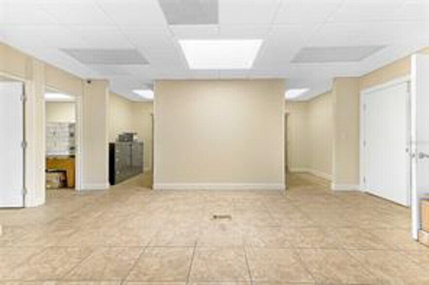 More Photos Of 4547 NW 44th Ave, Ocala Warehouse For Lease