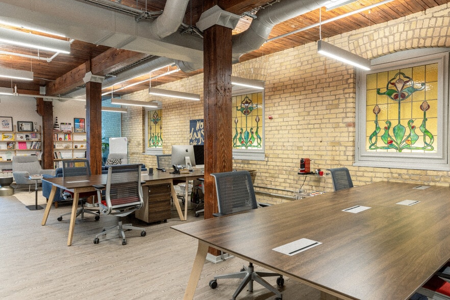 More Photos Of 18 Gloucester Ln, Toronto Office Residential For Sale