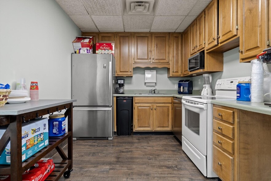 More Photos Of 1801 E 23rd St, Chattanooga Light Distribution For Lease