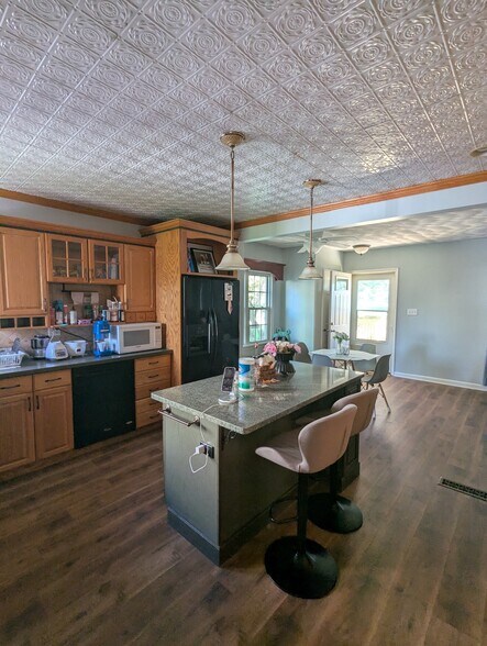 More Photos Of 21926 W Taylor Rd, Plainfield Industrial For Sale