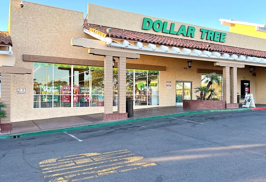 More Photos Of 2702-2764 N Green Valley Pky, Henderson Storefront For Lease