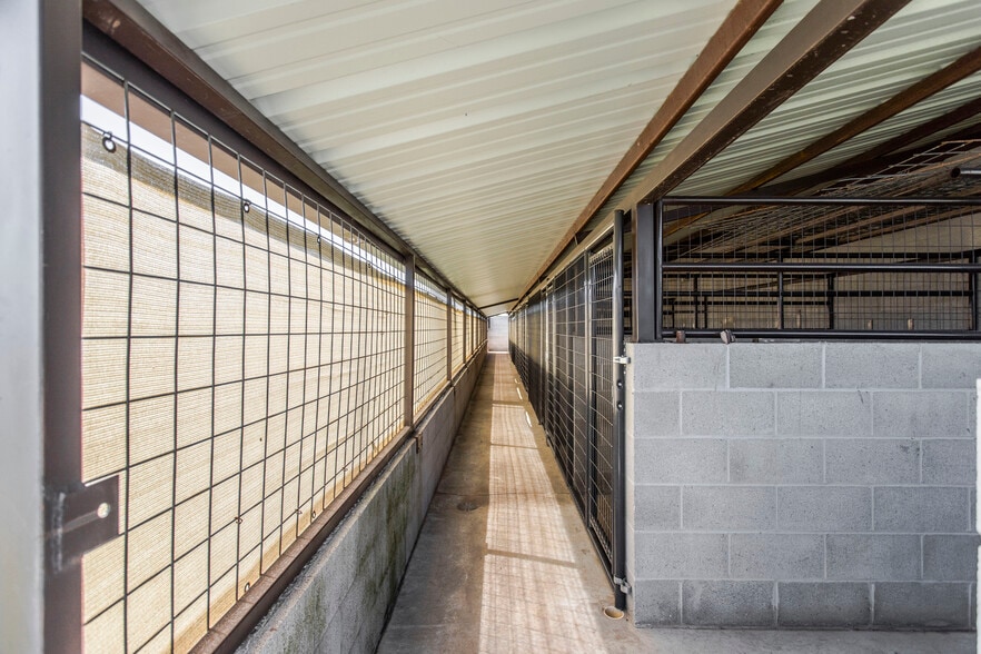 More Photos Of 39812 Hazel Dell Rd, Shawnee Veterinarian Kennel For Sale