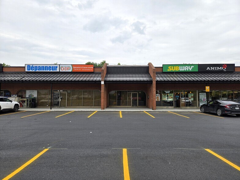 Primary Photo Of 5555 Boul Des Laurentides, Laval General Retail For Lease