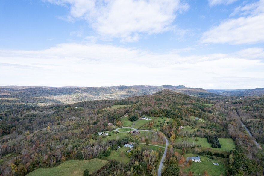 More Photos Of 4 Whitman Rd, Stephentown Sports And Entertainment For Sale
