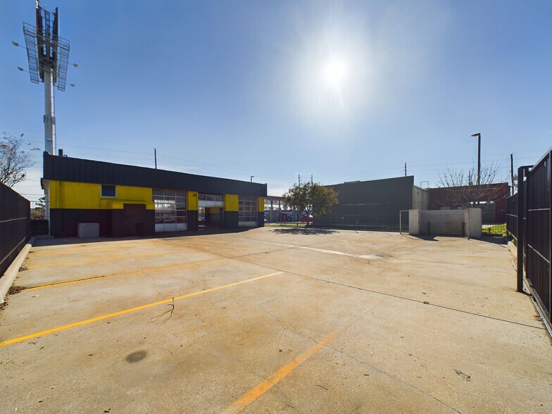 More Photos Of 4448 Fm 1960 Rd W, Houston Auto Repair For Lease