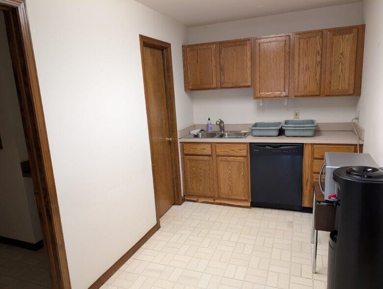 More Photos Of 5217 Lovers Ln, Portage Office For Sale