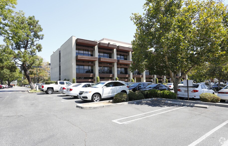 More Photos Of 622 W Duarte Rd, Arcadia Medical For Lease