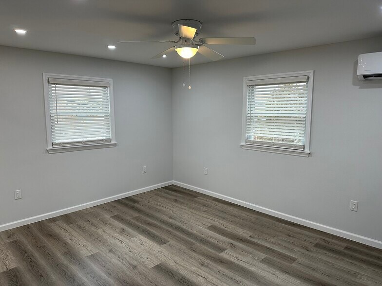 More Photos Of 3103 Veeder Ave, Toms River Office Residential For Sale