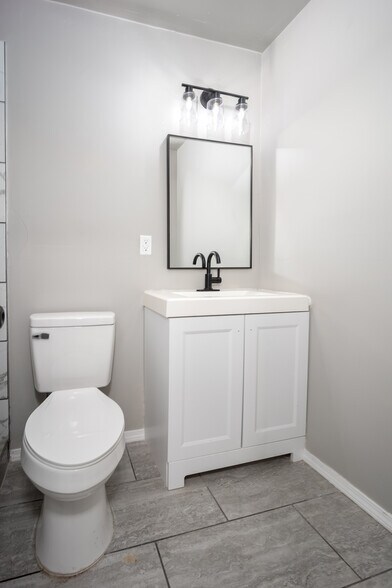 More Photos Of 1402 Veterans Memorial Hwy, Blanchard Warehouse For Sale