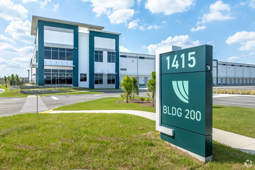 More Photos Of 1415 Winston Park Blvd, Lakeland Unknown For Lease