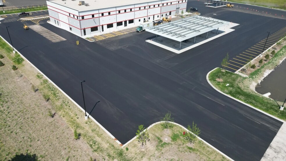 More Photos Of 70 Airport Rd, Elgin General Retail For Lease