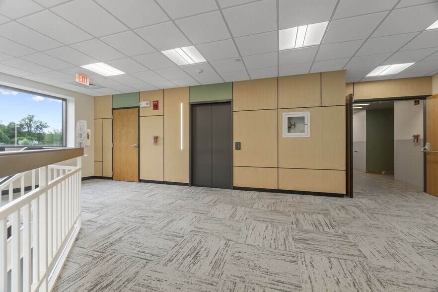 More Photos Of 15 Corporate Dr, Trumbull Medical For Lease