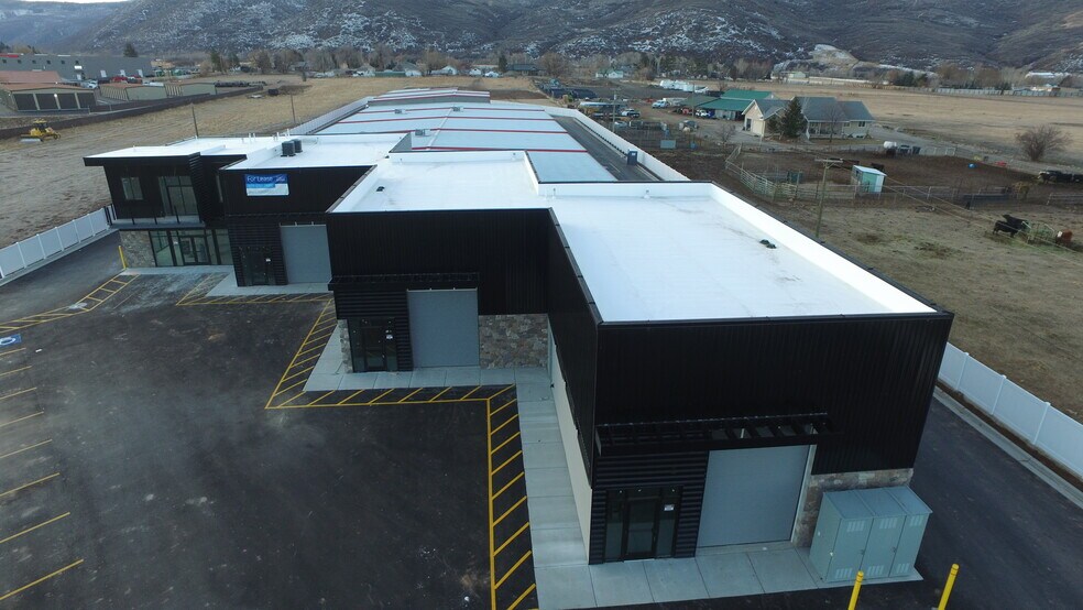 More Photos Of 3300 S Highway 40, Heber City Flex For Lease