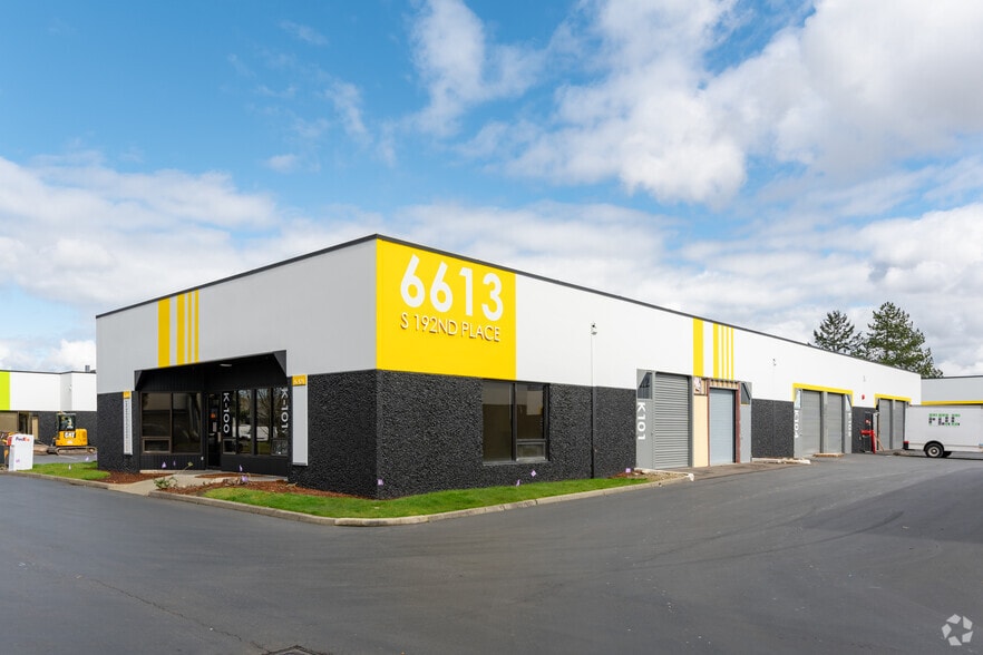 More Photos Of 6627 S 191st Pl, Kent Unknown For Lease