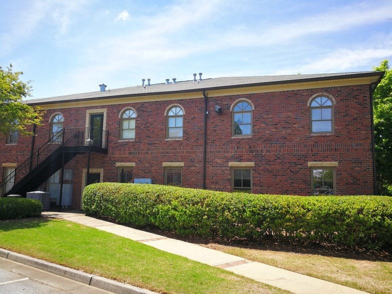 More Photos Of 5400 Laurel Springs Pky, Suwanee Office Residential For Sale