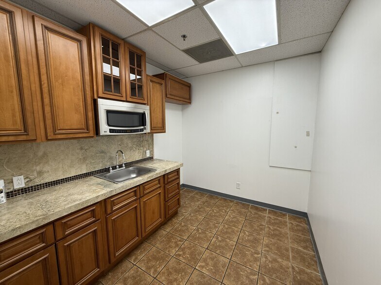 More Photos Of 9335 Industrial Trace, Alpharetta Warehouse For Lease