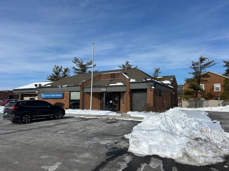 More Photos Of 1340 Bethel Rd, Columbus Bank For Lease