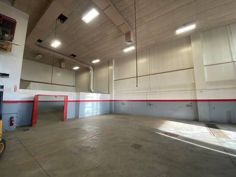 More Photos Of 275 Portsmouth Ave, Stratham Light Manufacturing For Sale