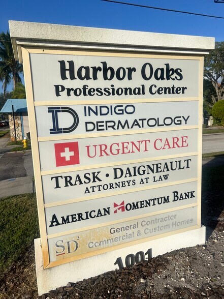More Photos Of 1001 S Fort Harrison Ave, Clearwater Medical For Lease