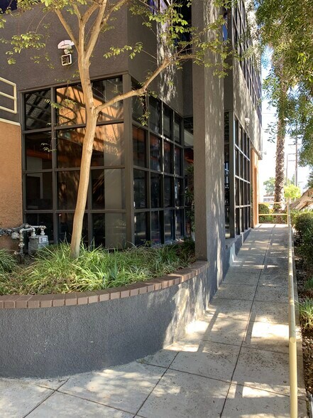 More Photos Of 20941-20945 Devonshire St, Chatsworth Medical For Lease