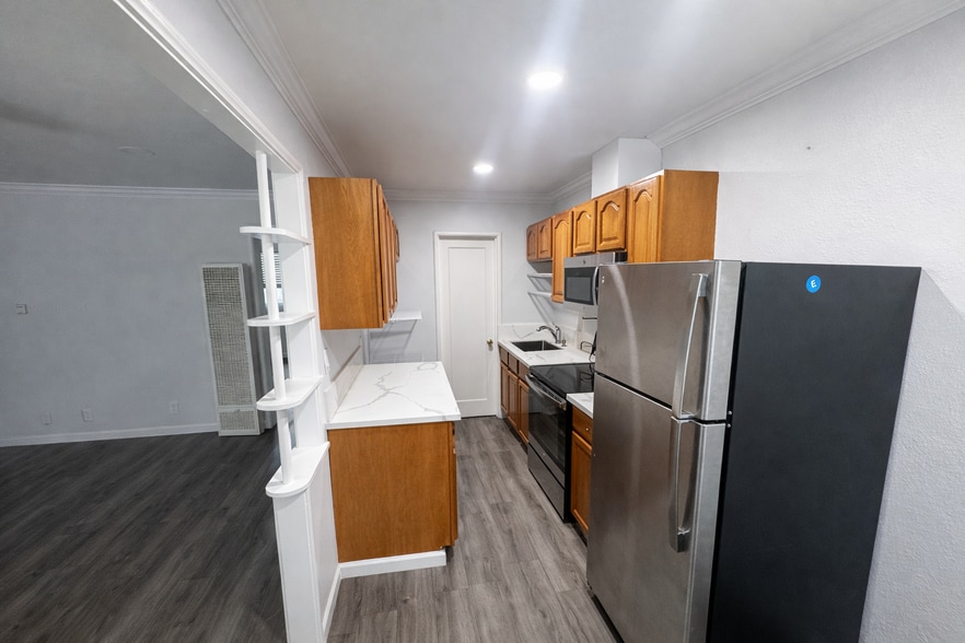 More Photos Of 3114 Ashbrook Ct, Oakland Apartments For Sale