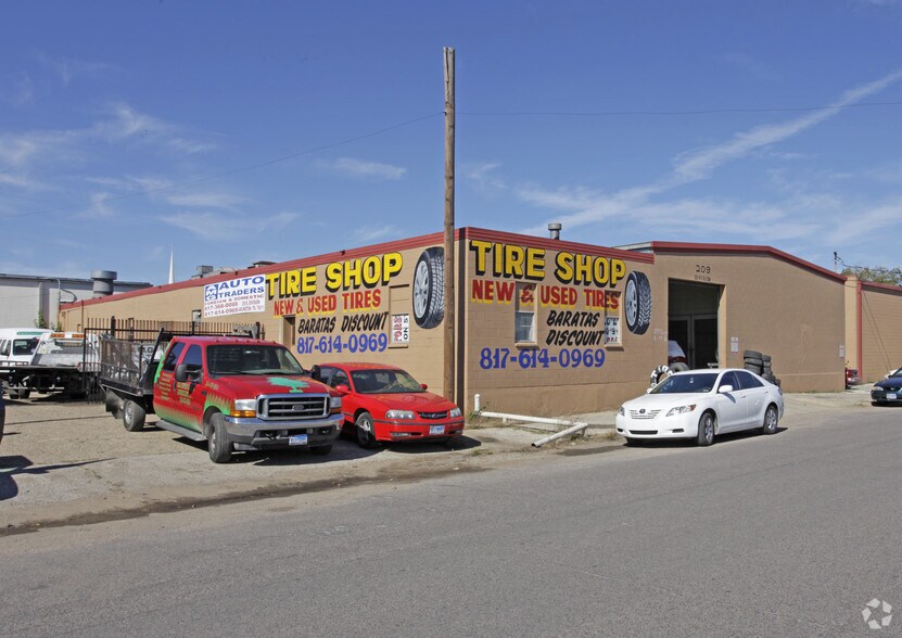 Primary Photo Of 209 E Division St, Arlington Unknown For Lease