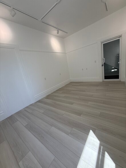 More Photos Of 3516 Sacramento St, San Francisco Storefront Retail Office For Lease