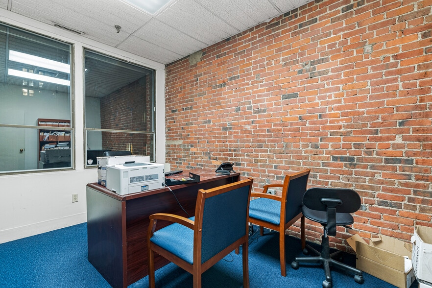 More Photos Of 21 Merchants Row, Boston Loft Creative Space For Sale