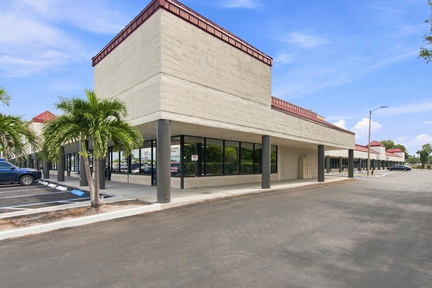 More Photos Of 14100 US Highway 19 N, Clearwater Unknown For Lease