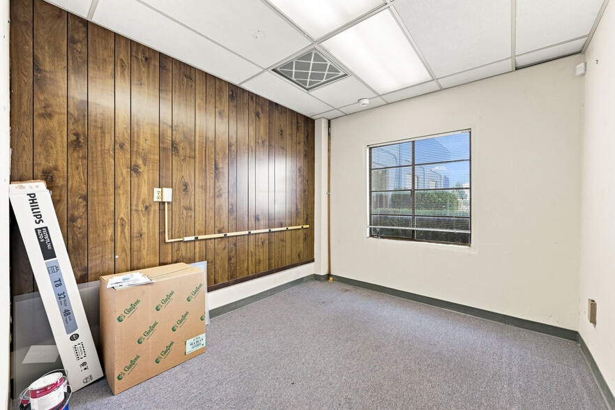 More Photos Of 905-909 Fee Dr, Sacramento Service For Sale
