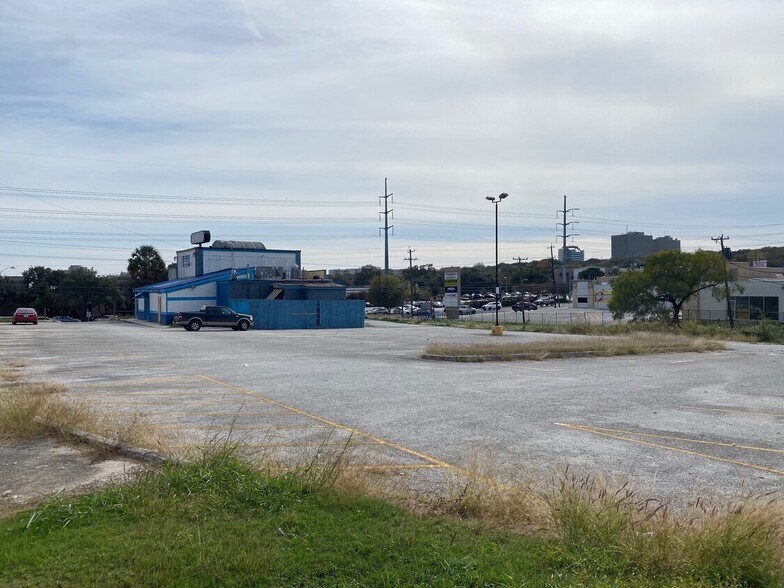 More Photos Of 8931 Wurzbach Rd, San Antonio Freestanding For Sale