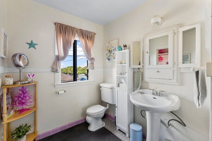 More Photos Of 2900 Barrett Ave, Richmond Multifamily For Sale