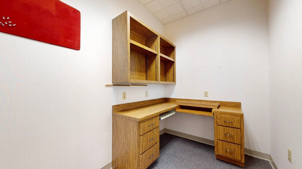 More Photos Of 2228-2230 Sunset Blvd, Steubenville Office For Lease