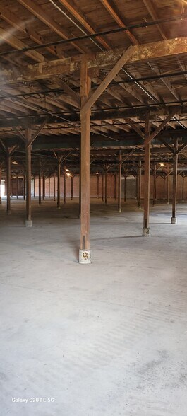 More Photos Of 407 Rains Air Depot Rd, Gadsden Warehouse For Lease