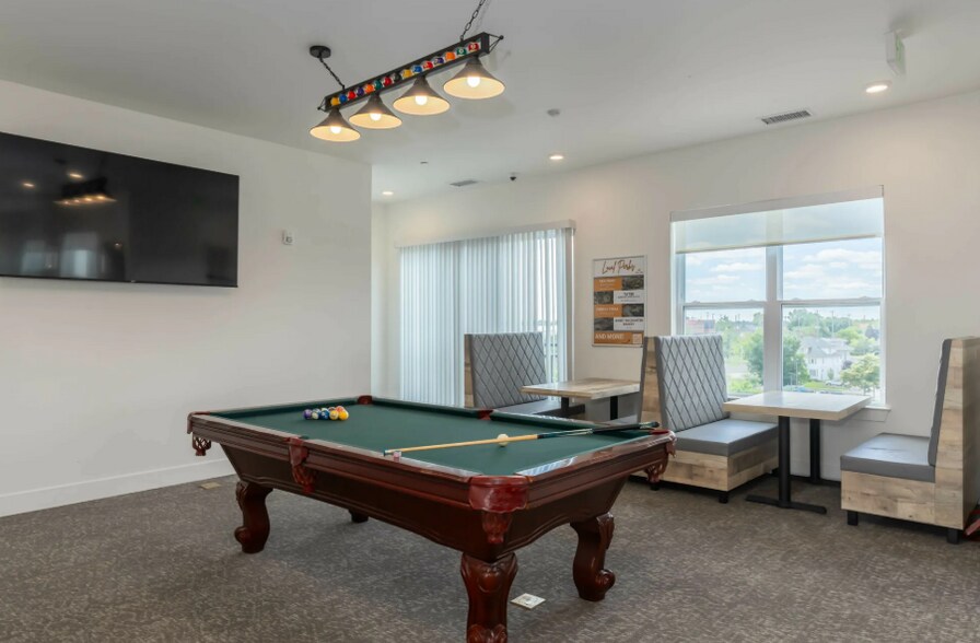 More Photos Of 501 S Capitol Ave, Lansing Office For Sale