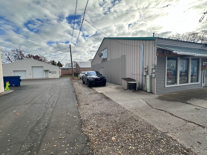 More Photos Of 966 W South Airport Rd, Traverse City Freestanding For Sale