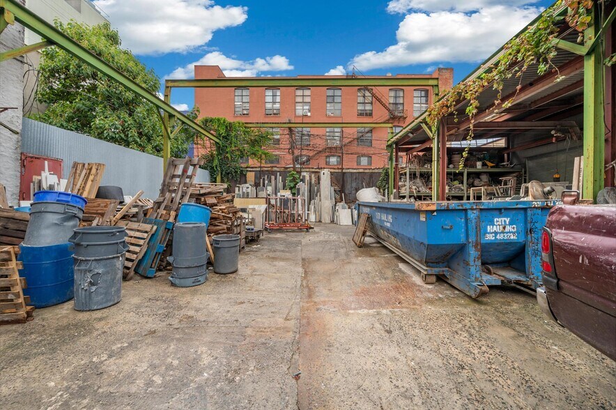 More Photos Of 305 Douglass St, Brooklyn Warehouse For Lease