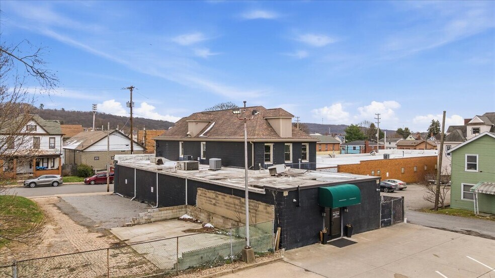 More Photos Of 318 New York Ave, Rochester Sports And Entertainment For Sale