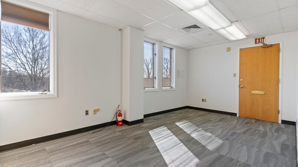 More Photos Of 10903 Indian Head Hwy, Fort Washington Office For Sale