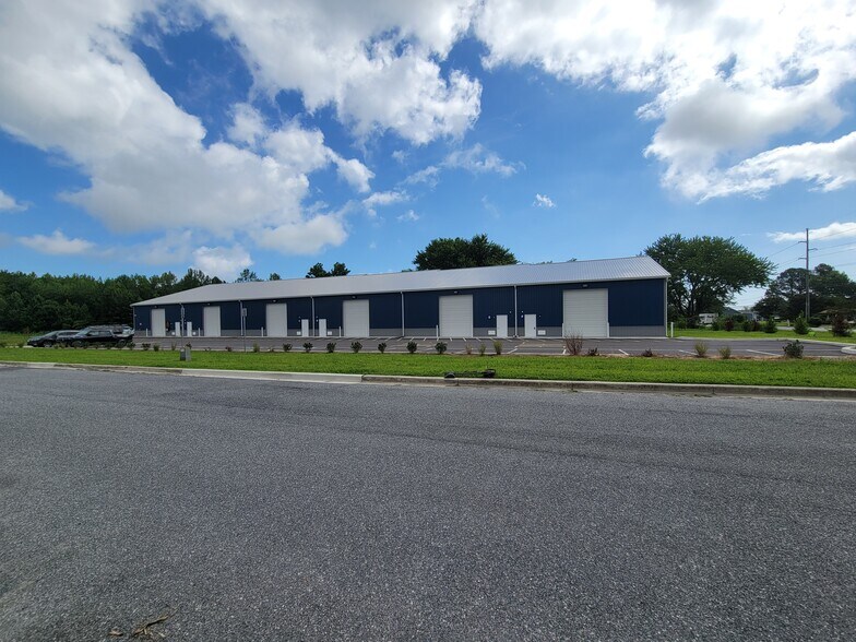 More Photos Of 110 Lafferty Ln, Dover Flex For Lease
