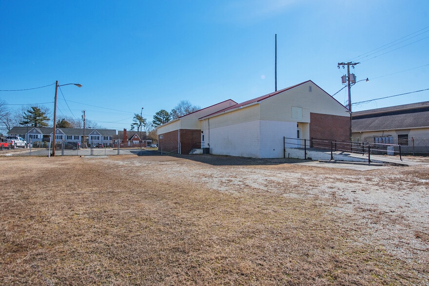 More Photos Of 493 Main St, Warsaw Medical For Sale