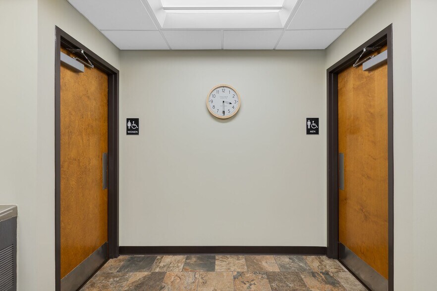 More Photos Of 533 Myatt Dr, Madison Showroom For Sale