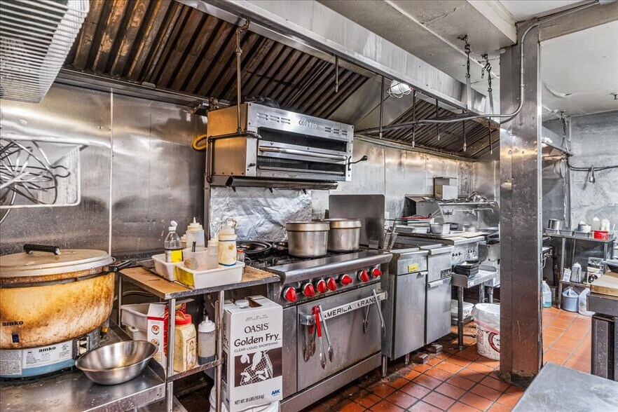 More Photos Of 4 Main St, Kings Park Storefront Retail Residential For Sale