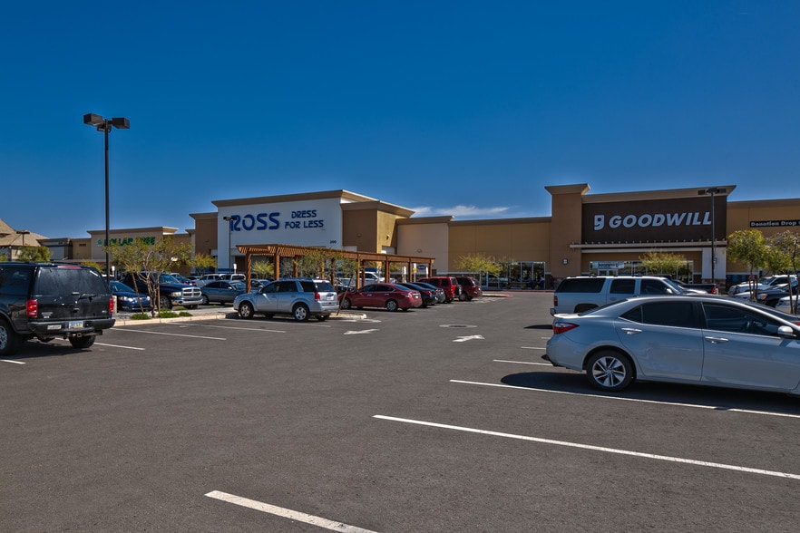 More Photos Of 20555 N John Wayne Pkwy, Maricopa Storefront For Lease