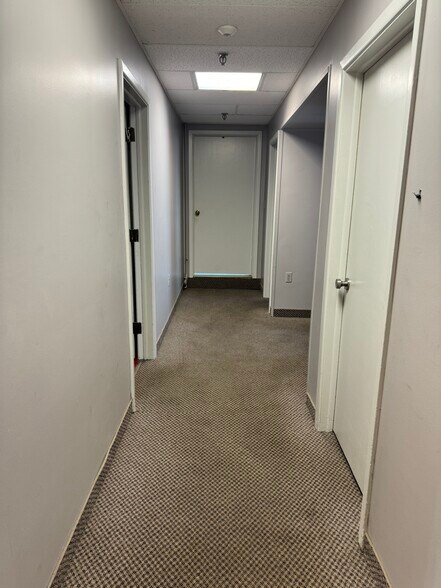 More Photos Of 10 Summit Ave, Berkeley Heights Warehouse For Lease