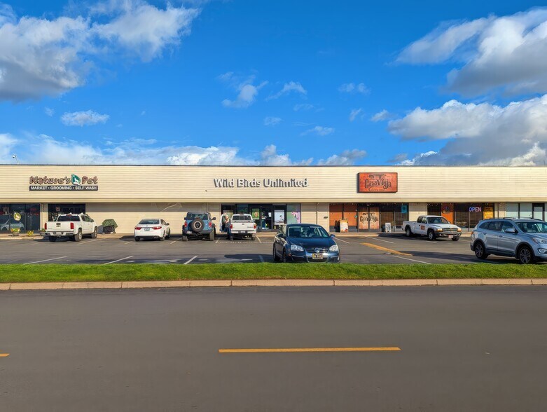 More Photos Of 961 Medford Ctr, Medford General Retail For Sale